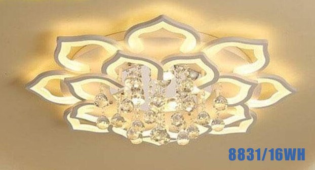Đèn mâm pha lê LED hoa sen sáng ấm đón Tết